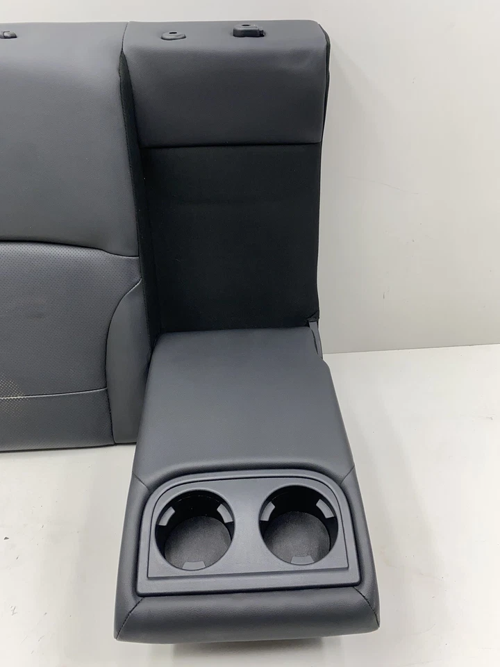 2015-2019 SUBARU LEGACY REAR RIGHT SEAT UPPER BACKREST CUSHION & ARMREST OEM Foto 4 de 4