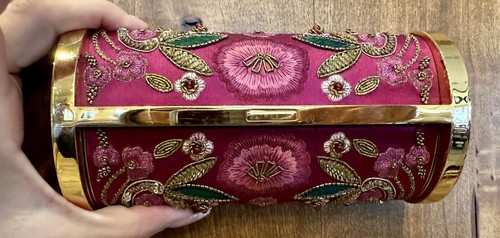 BOLSO DE MANO CH CAROLINA HERRERA BORDADO Y CON CUENTAS INSIGNIA METROPOLITANA - Imagen 7 de 14