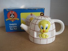 Tweety Bird Warner Brothers Looney Tunes Ceramic Tea Pot 1997