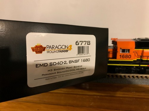 B.L.I. #6778  B.N.S.F. EMD SD40-2 Diesel Loco #1680 w/DCC & Par.4 Sound 1/87 - Picture 5 of 6