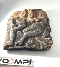 Bas-relief étrusque pierre ancienne relief figuratif antique rare objet ancien