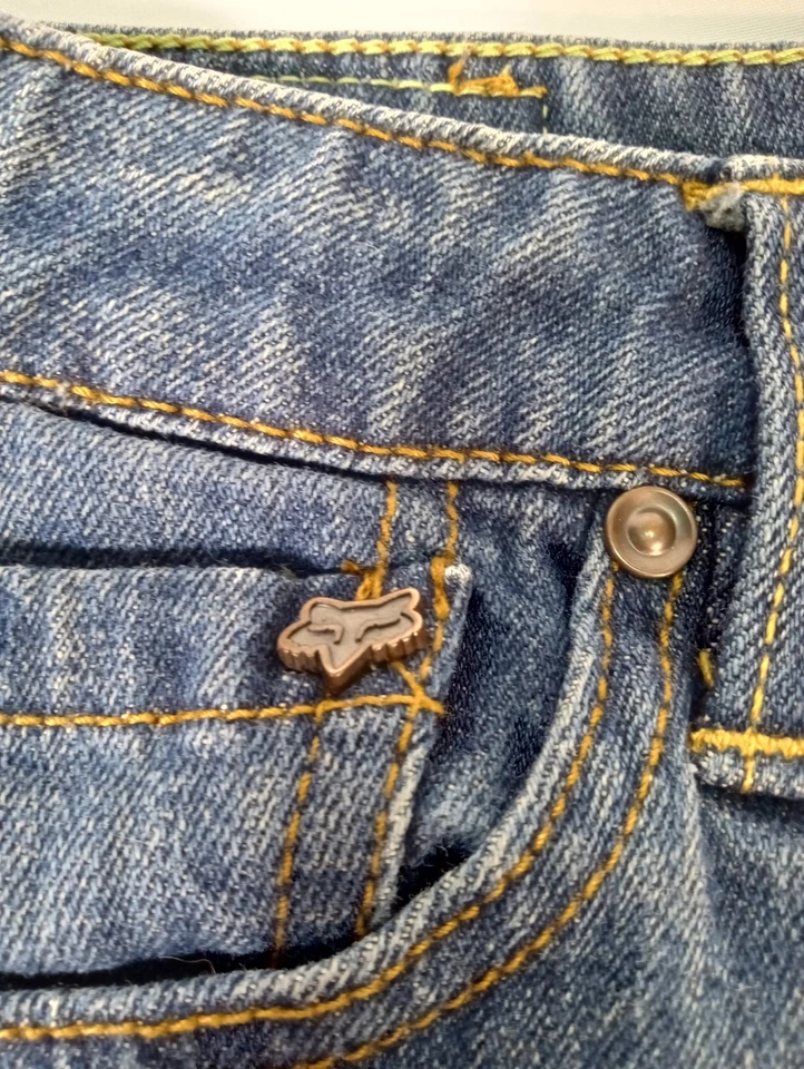 Fox Racing Denim size 9 (waist 29) low Rise Jean Shorts Women's Style #50592 - Image 3 of 4