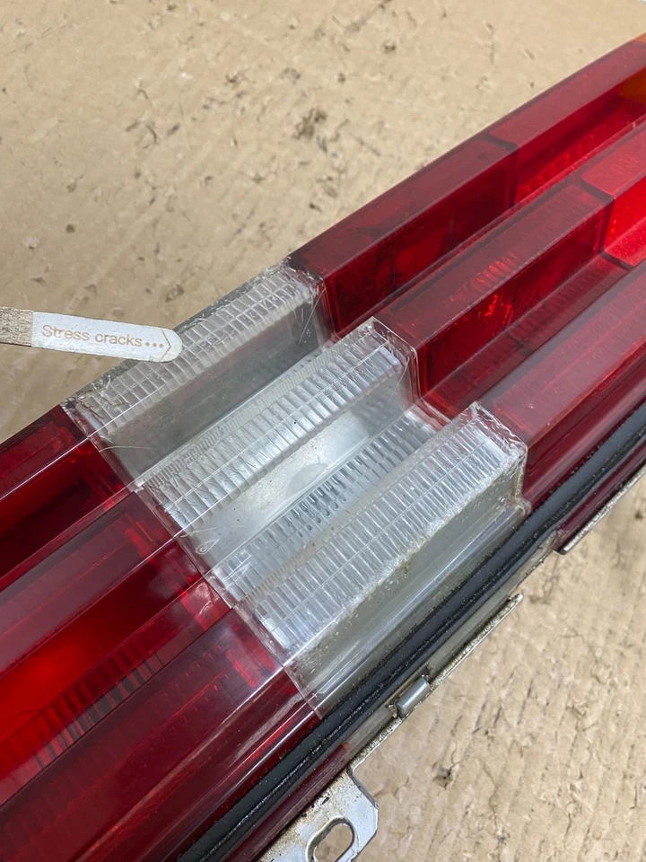 1977-1985 Mercedes-Benz W123 passageiro direito lanterna traseira lateral direita fabricante de equipamento original T7972 DW - Imagem 4 de 4