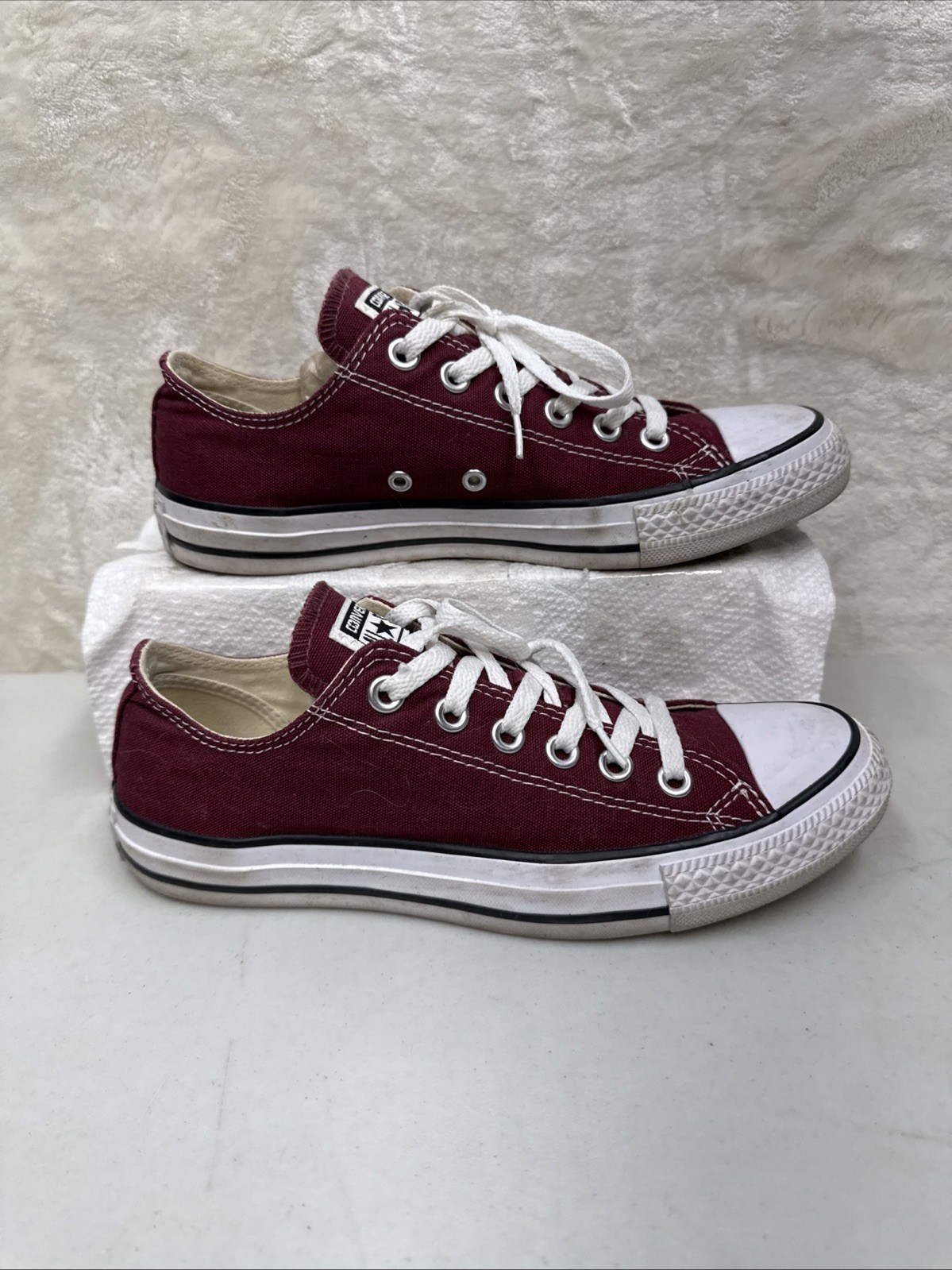 Converse All Star Burgundy Sneakers Sz Men's 6 Women's 8 thumbnail 2