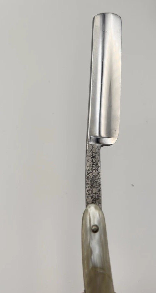 Vintage Dubl Duck Pearlduck 9/16 Round Point Wonderedge Straight Razor