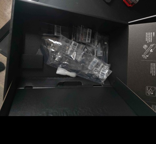ASUS ROG Crosshair X870E Hero AMD Ryzen Socket AM5 ATX DDR5 Motherboard - Photo 5/5