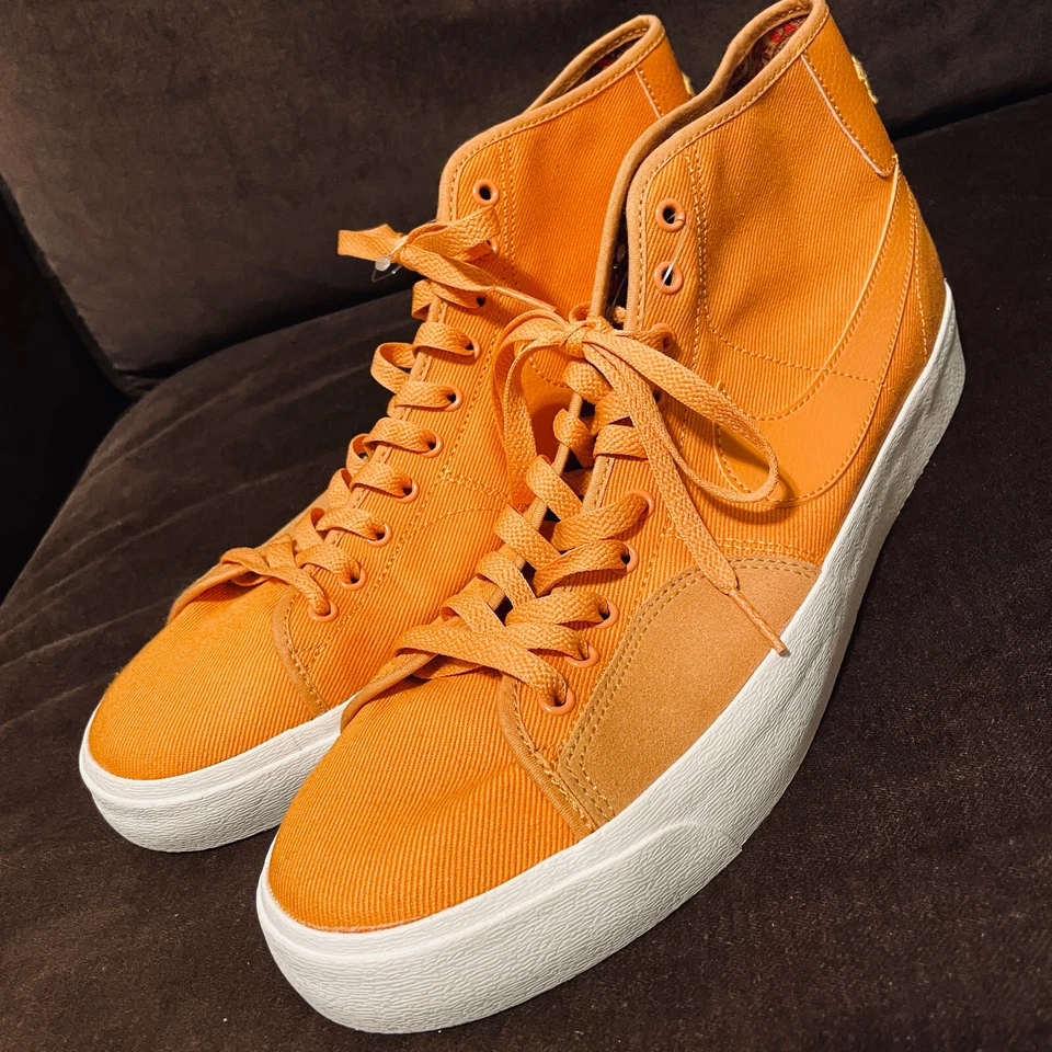 Nike SB Blazer Court Mid Premium Light Curry DH7479-700 Hombres 12 EE. UU. 46 Naranja Foto 3 de 4