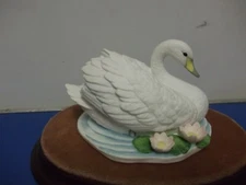 Royal Osbourne Swan Figurine / Ornament MMR-0561 Bird