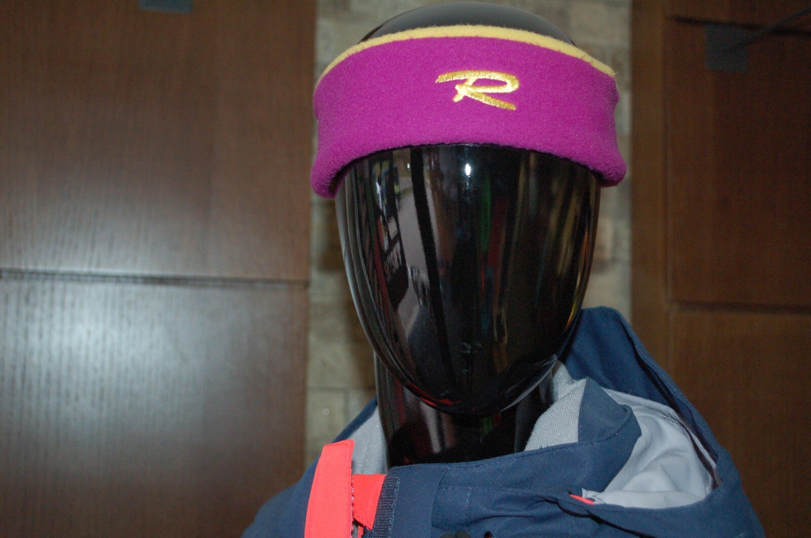 Foto 1 di 12