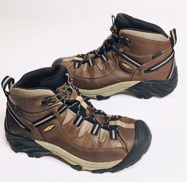 teva hiking footwear