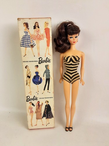 1993 BARBIE 35° ANNIVERSARIO EDIZIONE SPECIALE BAMBOLA MATTEL #11782 LOTTO 11 LEGGI - Foto 1 di 14