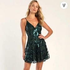 NWT Lulu’s Shine Language Emerald Green Floral Sequin Mini Dress holiday Small