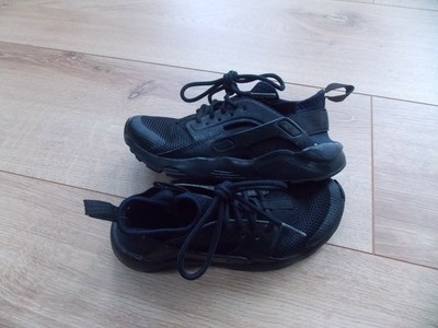 all black huaraches nike