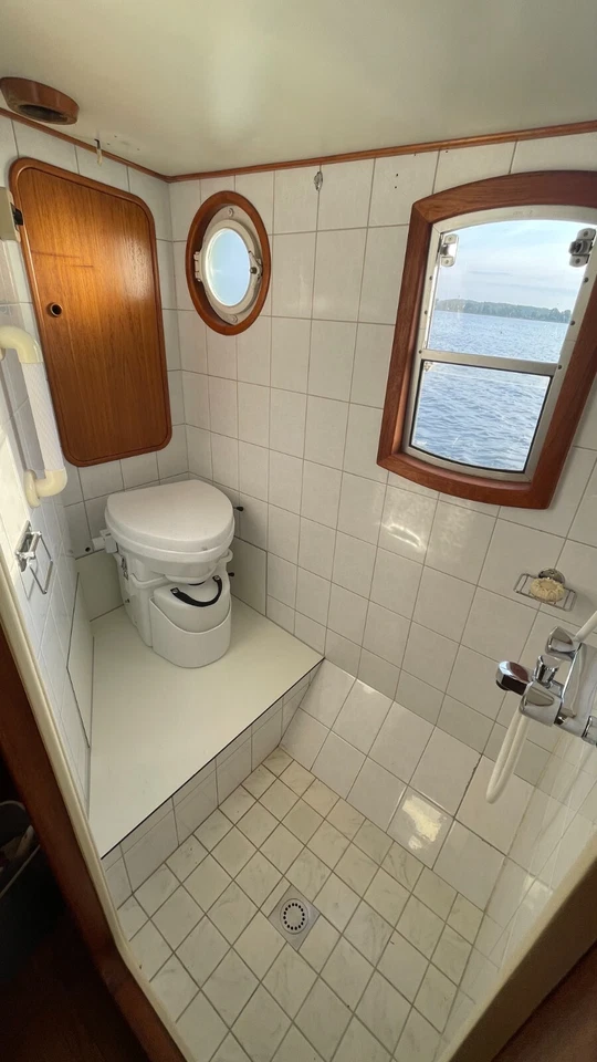 Holländisches Wohnschiff mit Liegeplatz in der Nähe von Berlin - Bild 2 von 4