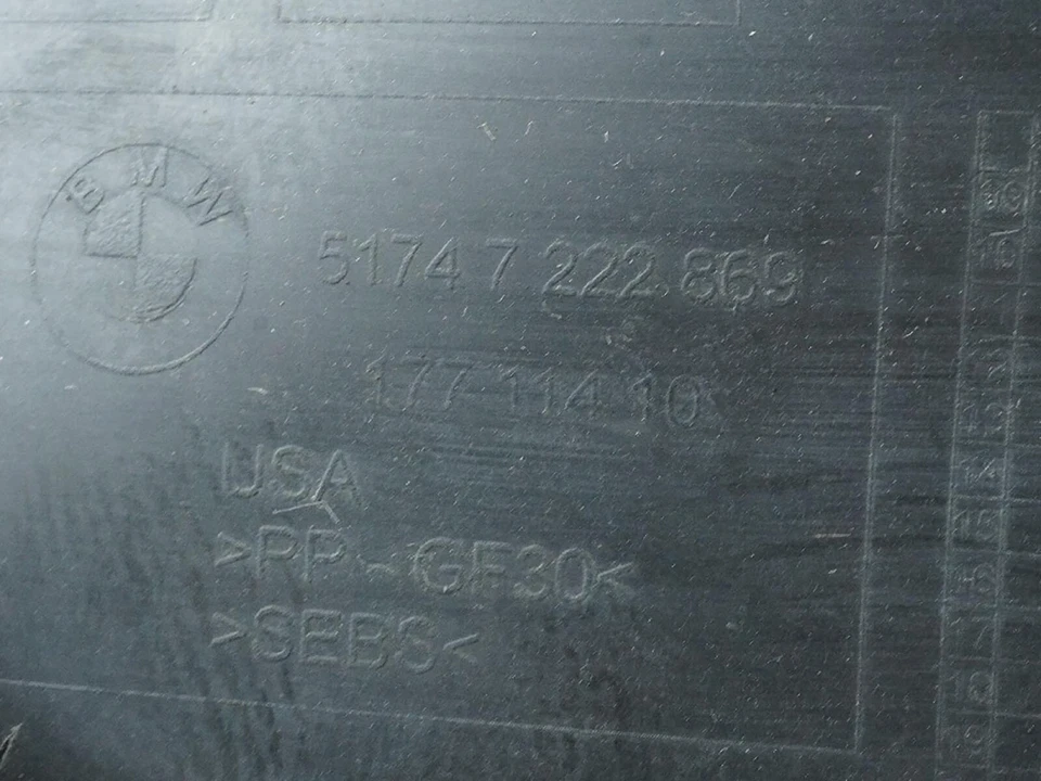 2007 - 2013 Bmw X5 E70 4.4L Twin Turbo Cooling Oil Radiator W Shroud Lh Oem Foto 4 de 4