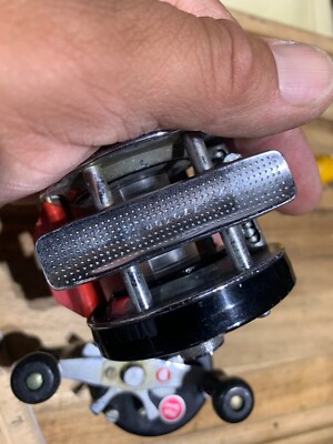 Moulinet d'ambassadeur AbuGarcia 5600C langue rouge équipement de pêche