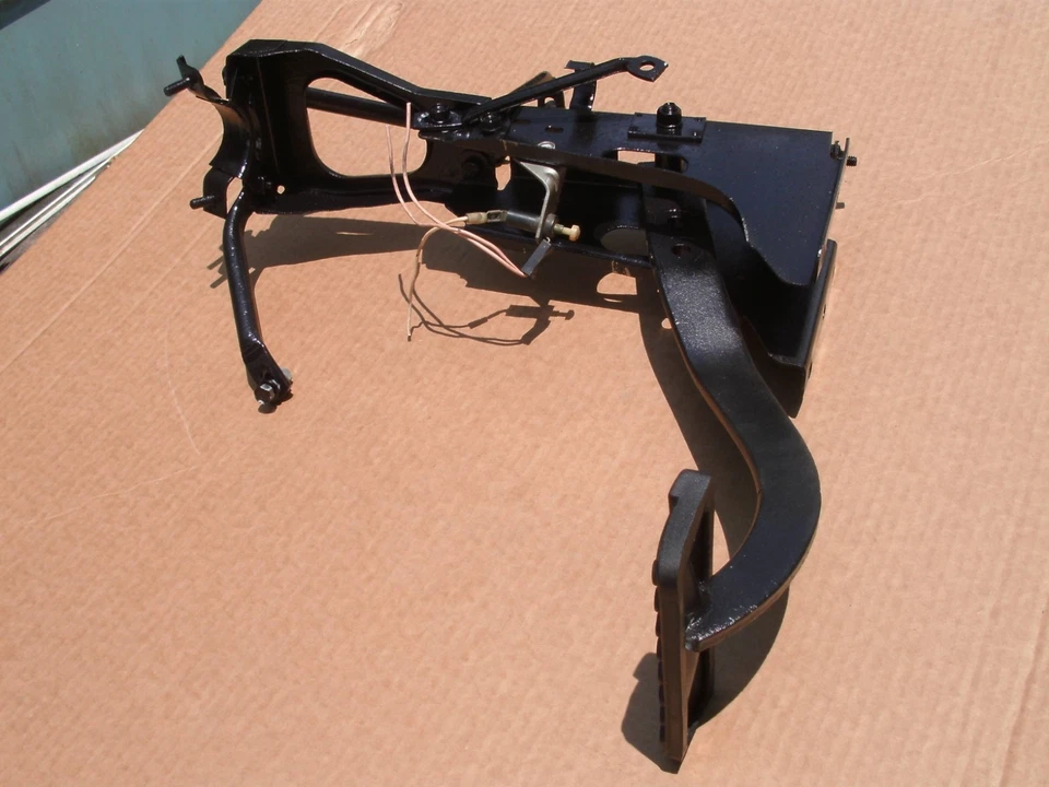 1964 1965 Dodge Coronet  Plymouth Fury B Body Brake Assembly - Image 3 of 3