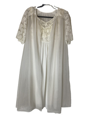 VTG Vanity Fair White Nylon Lace Peignoir Set Robe Nightgown USA M 34 Bridal