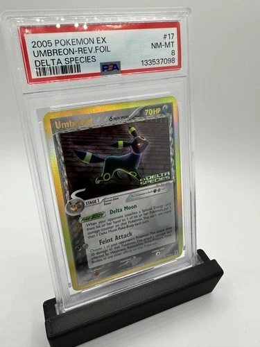 2005 POKÉMON EX DELTA SPECIES #17 UMBREON-REVERSE FOIL PSA 8 NEAR MINT