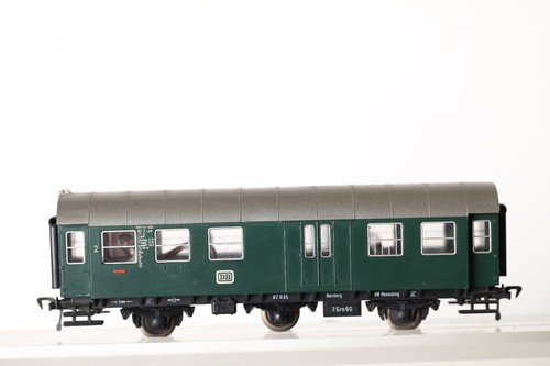 Fleischmann H0 Personenwagen 2.Kl. + Gepäck DB m Inneneinrichtung grün (352848) | Condition: Gebraucht