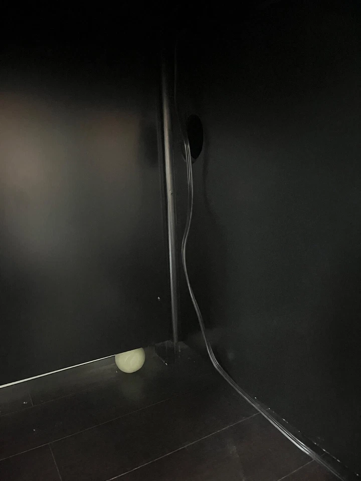 Black solid wood desk with drawers,filing drawer, and cabinet with pull out tray - Image 4 of 4