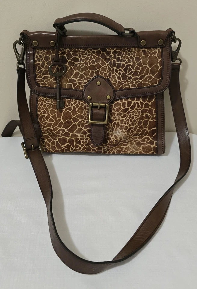 Bandolera vintage de cuero marrón con estampado de jirafa Fossil Revival pelo de becerro con bolso de asa Foto 3 de 4