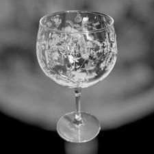 COUNTRY FLOWER GARDEN - Boxed 70cl Glass Gin Balloon