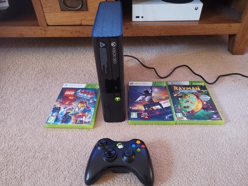 Microsoft Xbox 360 E Konsole 250GB mit offiziellem Controller - 3 tolle Spiele
