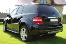 Radlaufverbreiterung f&uuml;r  Mercedes-Benz ML W164 2005-11 grundiert  M-Klasse