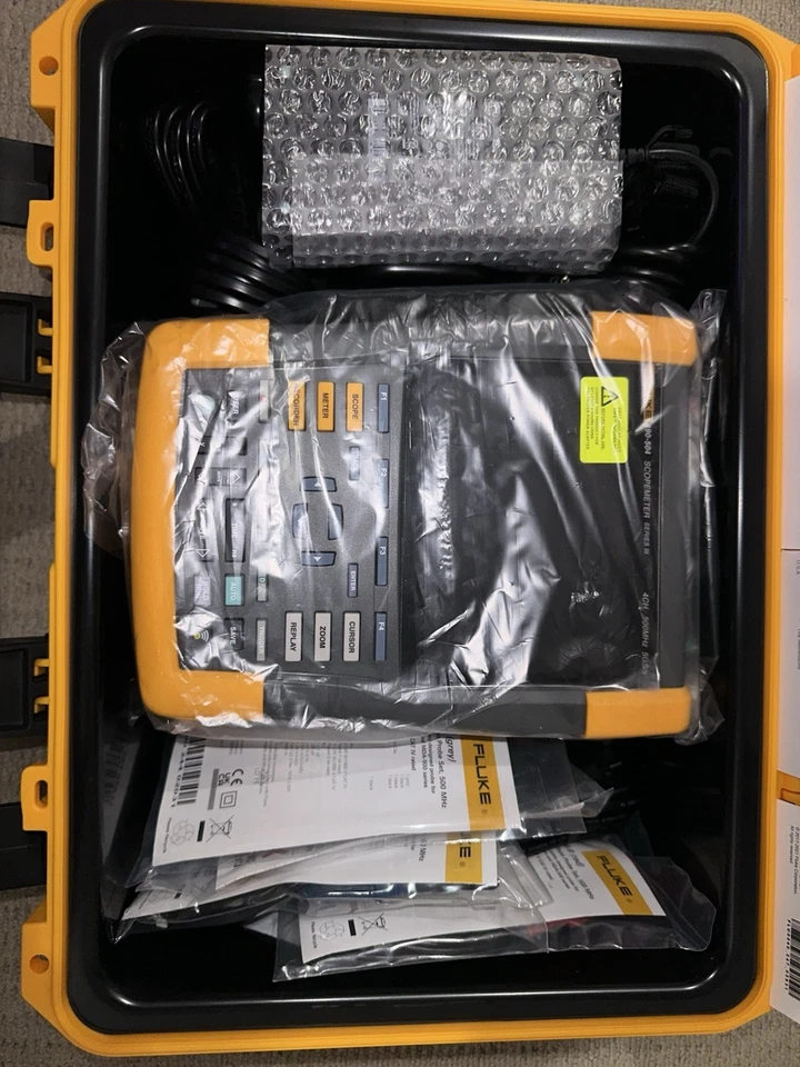 Fluke 190-504 Scopemeter Series III Kit - Image 3 of 4