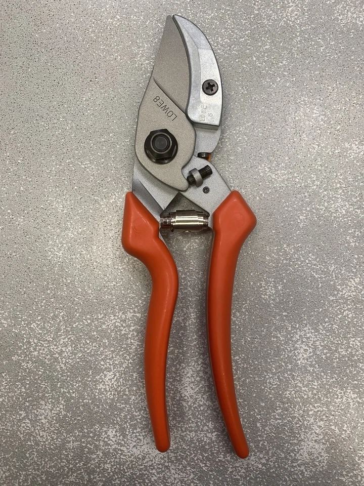 LOWE 8 FORBICE DA POTA PROFESSIONALE CON TAGLIO A BATTENTE LAMA CURVA LOWE 8.107 - Immagine 4 di 4