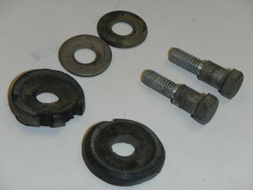 Luz trasera de freno carcasa pernos de montaje Yamaha RT2 RT1 RT3 360 1972 Foto 2 de 3