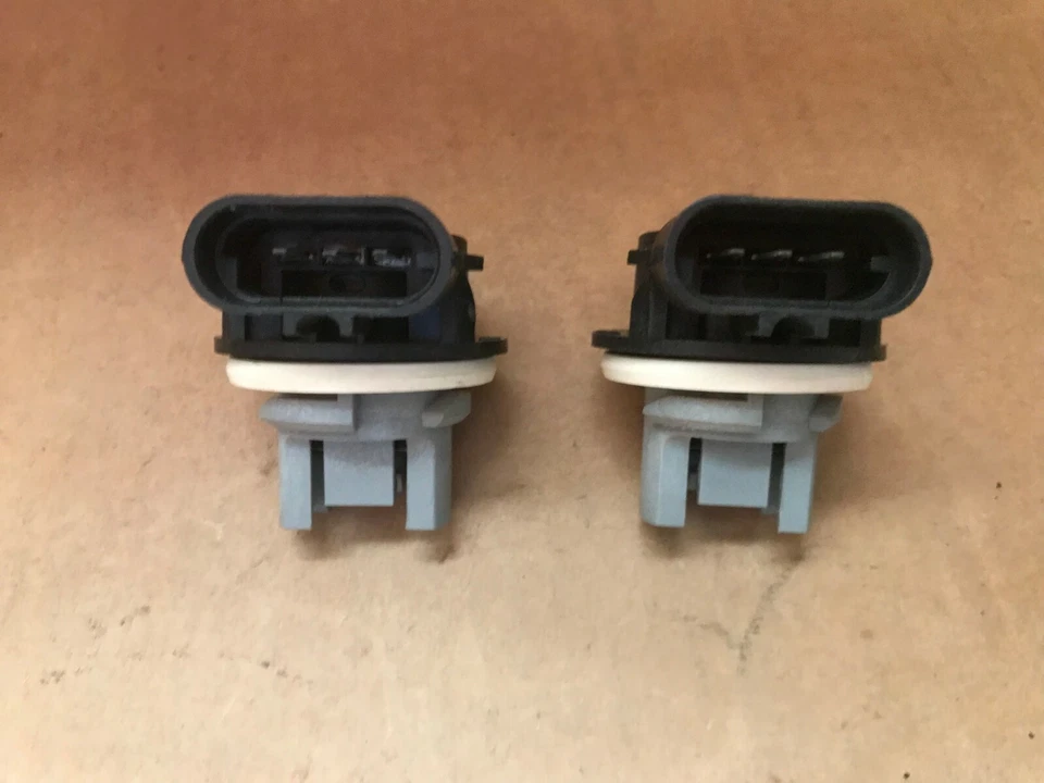 Lot of 2 - Ford F1TZ-13411-E Lamp Socket - F17B-13411-EB -- NEW GENUINE OEM - Image 4 of 4
