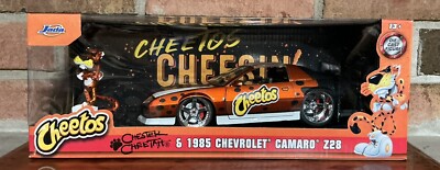 CHESTER CHEETAH & 1985 CHEVROLET CAMARO Z28 Diecast 1:24