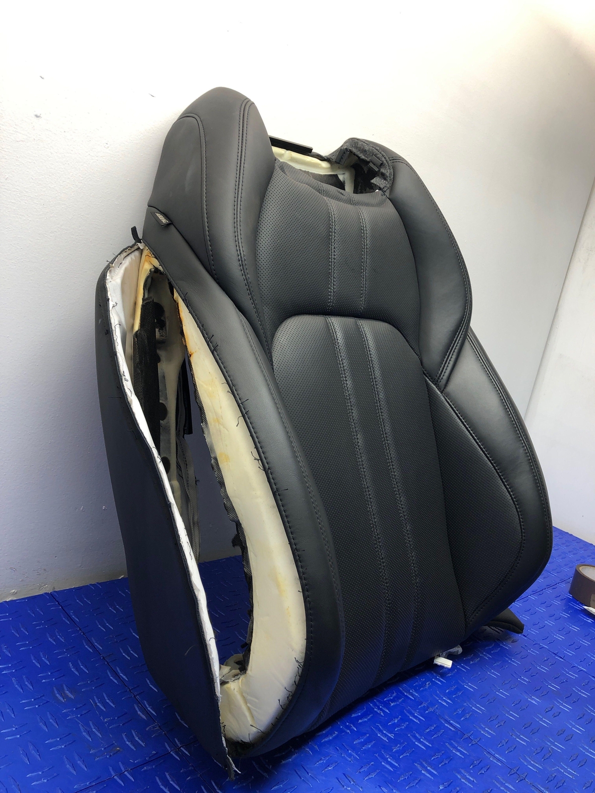 2013-2021 MASERATI QUATTROPORTE 156 FRONT RIGHT UPPER SEAT CUSHION *NEEDS REPAIR
