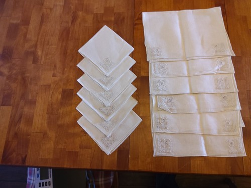 six vintage placemats 18x12 in napkins 6x6 in Italian?needlework on corners - Picture 10 of 10