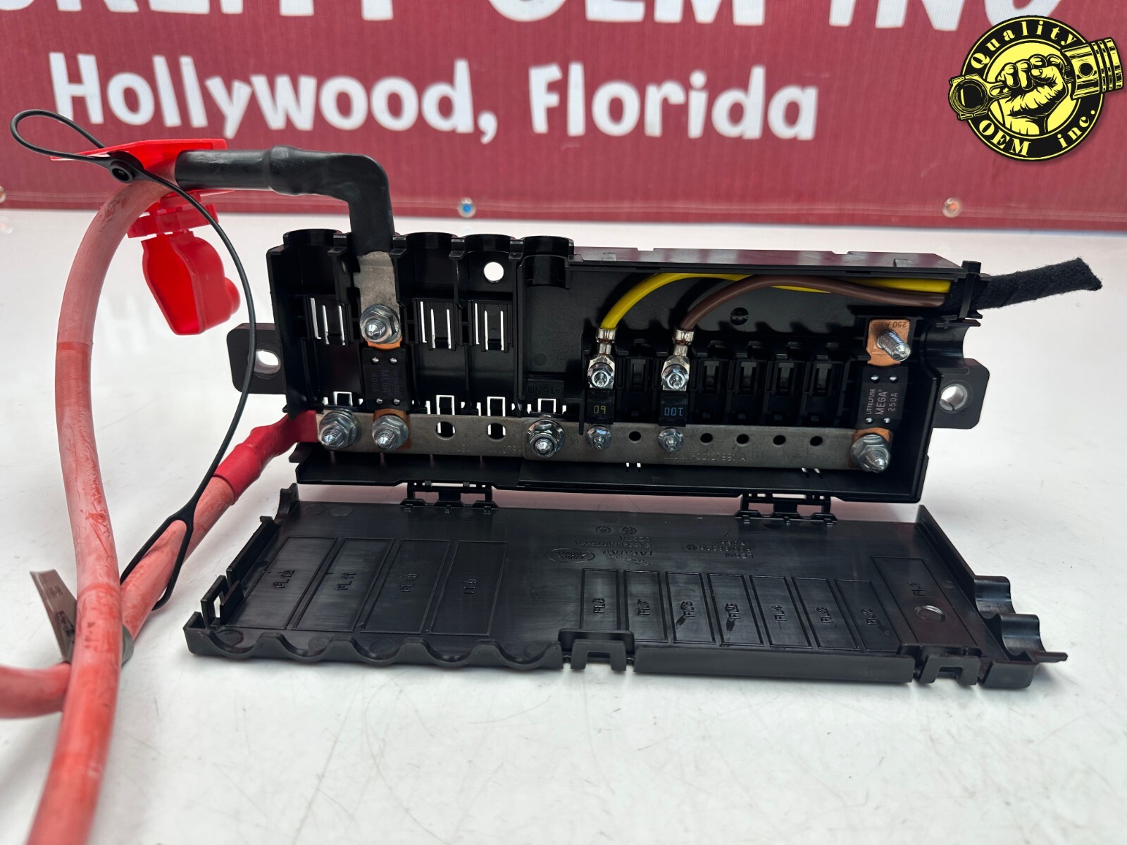 20142024 JAGUAR FTYPE BATTERY PRE FUSE BOX MODULE HX5314516BB W