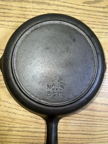 BSR Century Series No.5 Cast Iron Skillet w/Heat Ring, 8-1/8", Restored