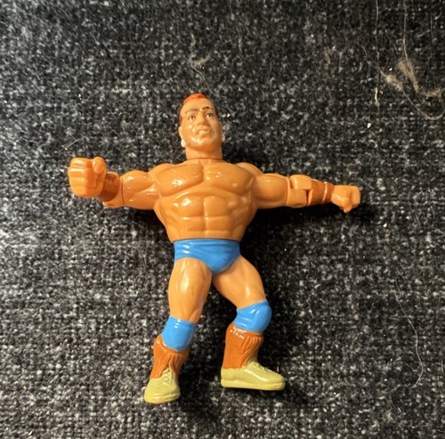 1993 WWF Hasbro Tatanka Series 6 Tomahawk Tackle W...