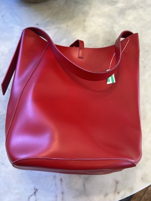Elizabeth Arden Red Shoulder Bag Gold Hardware Stitching Accent Snap Closure