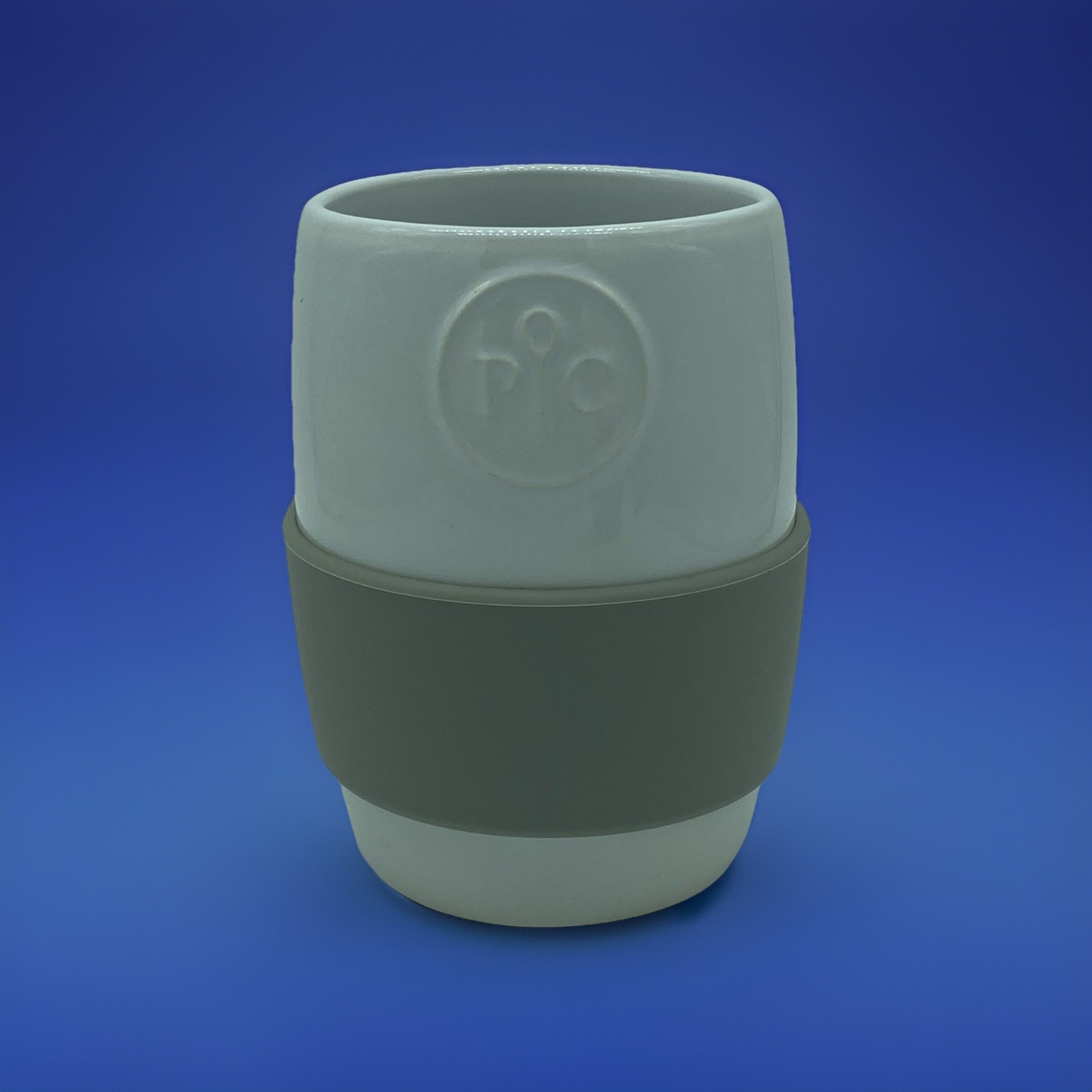 Pampered Chef Ceramic Egg Cooker With Silicone Sleeve #1529 White/Gray EUC