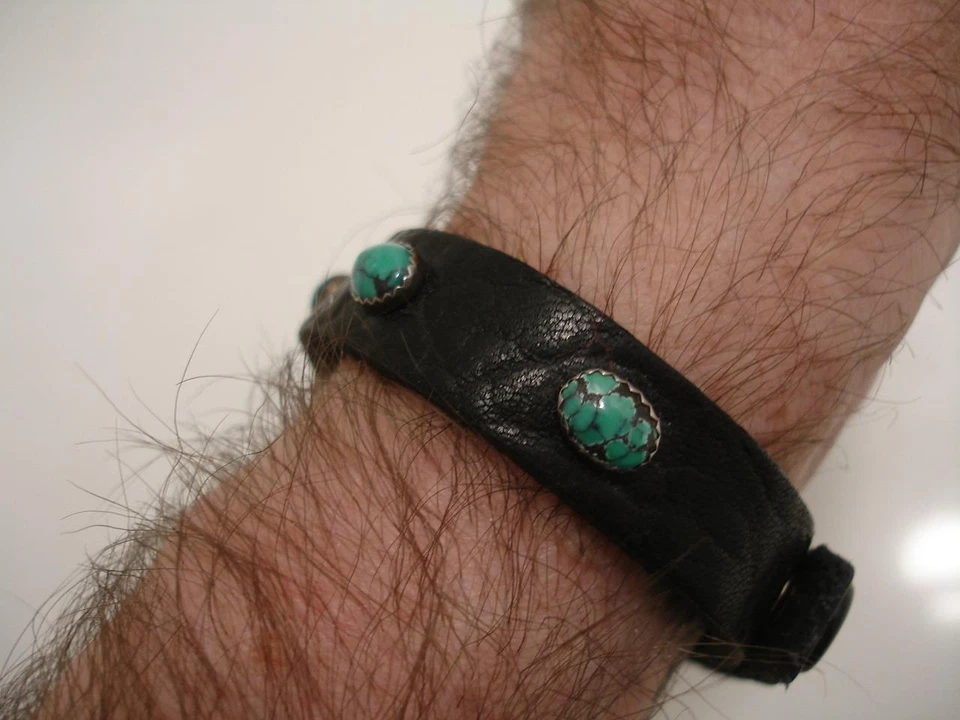 Laura Ingalls Women's Men's L Kingman Turquoise Round Cab Black Leather Bracelet Foto 2 de 4