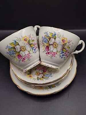 Royal Ascot Blumenmuster Set 6-teilig inkl. 2 Teetassen, 2 Untertassen & 2 Beilagenteller