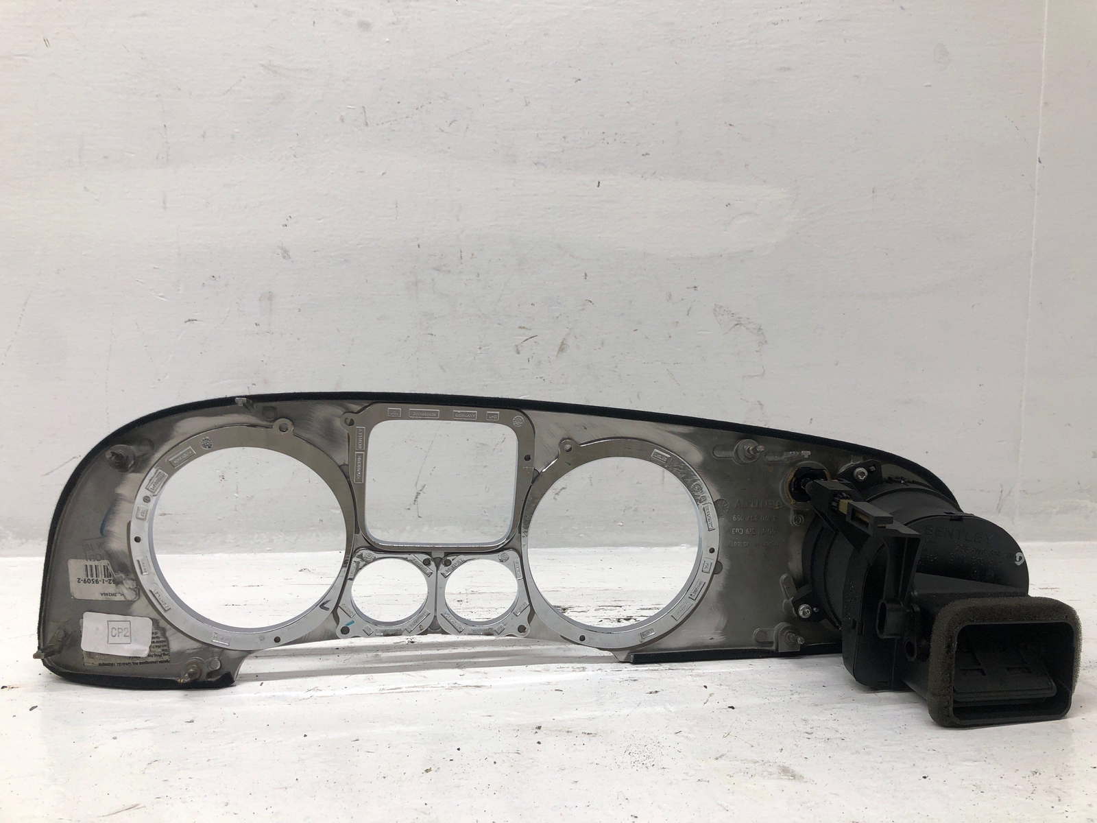 2006-2012 BENTLEY CONTINENTAL SPEEDOMETER INSTRUMENT CLUSTER COVER 3W0857059