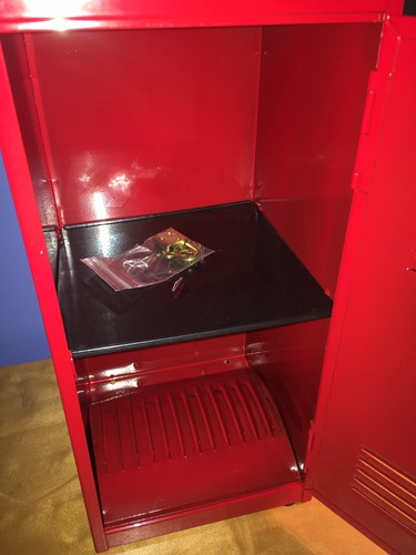Chicago Bulls Locker Championship Fully Metal Vintage NBA Finals 1997 RARE! - Picture 5 of 8