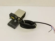 Keyence PZ2-61 Retro Reflective Photoelectric Sensor w/ Reflector and Bracket