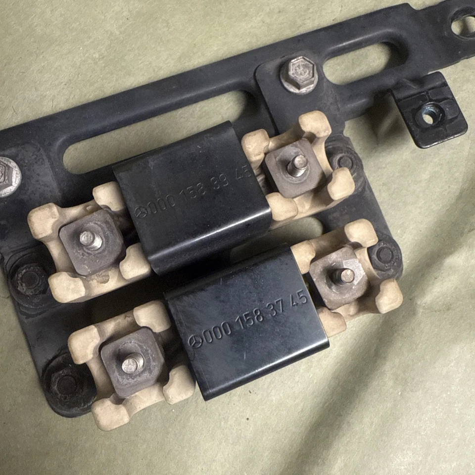 Mercedes-Benz W140 600SEL 1992 sedán, resistente al ventilador eléctrico, 0001583945 Foto 2 de 3