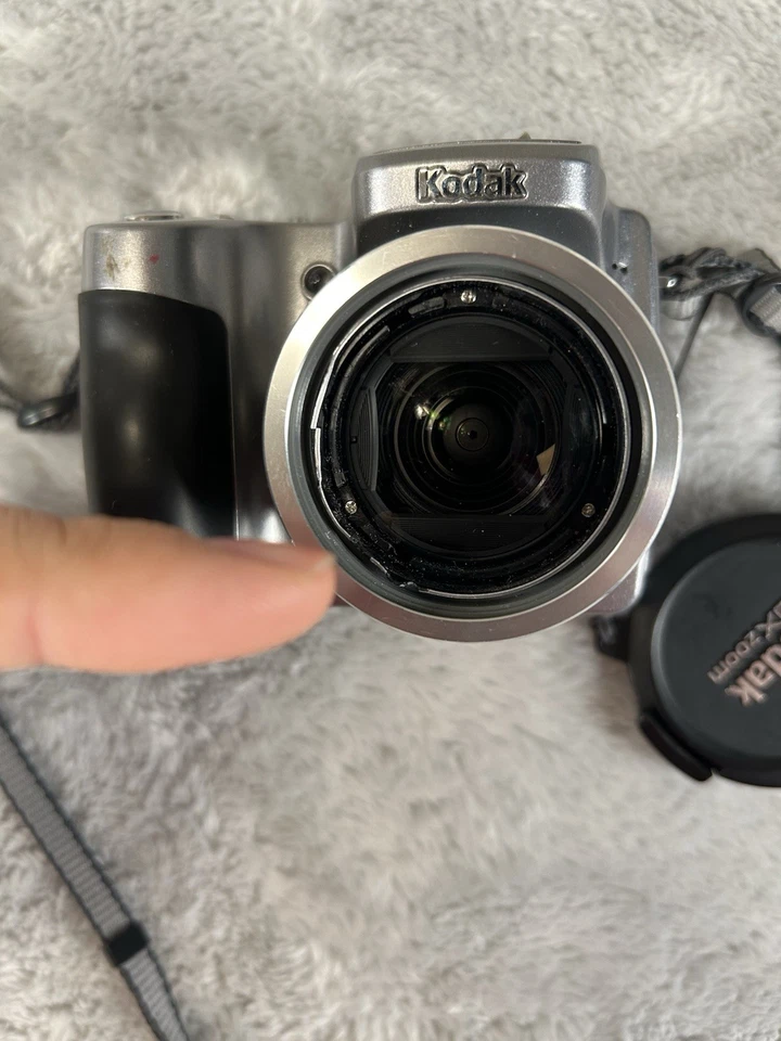 Kodak EasyShare Z740 Digital Camera 5.0 Mp 10x Zoom For Parts - Image 2 of 4