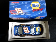 NAPA Elite 2005 Michael Waltrip # 15 Stars Stripes 1/288