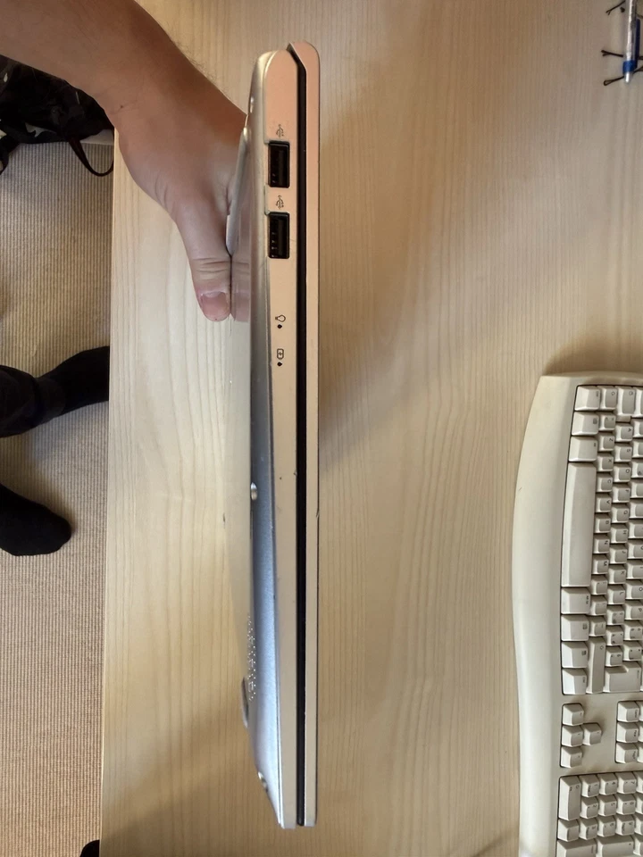 Asus VivoBook 15 - Immagine 3 di 4